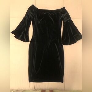Black velvet Gianni Bini dress